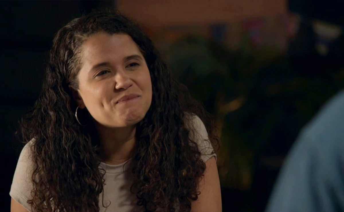 Shocking Rose suddenly returns to Summer Bay to confess her love to